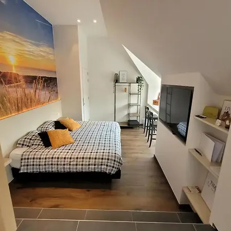 Cosy In With Terrace 아파트 *