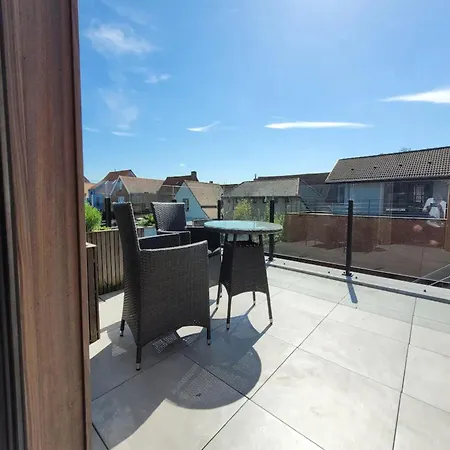 Cosy In With Terrace Apartman *